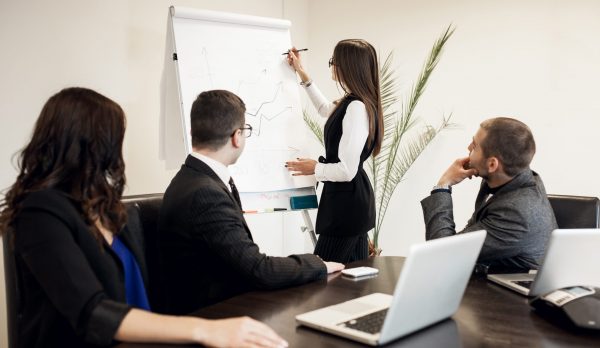 discussion-young-group-busines-training